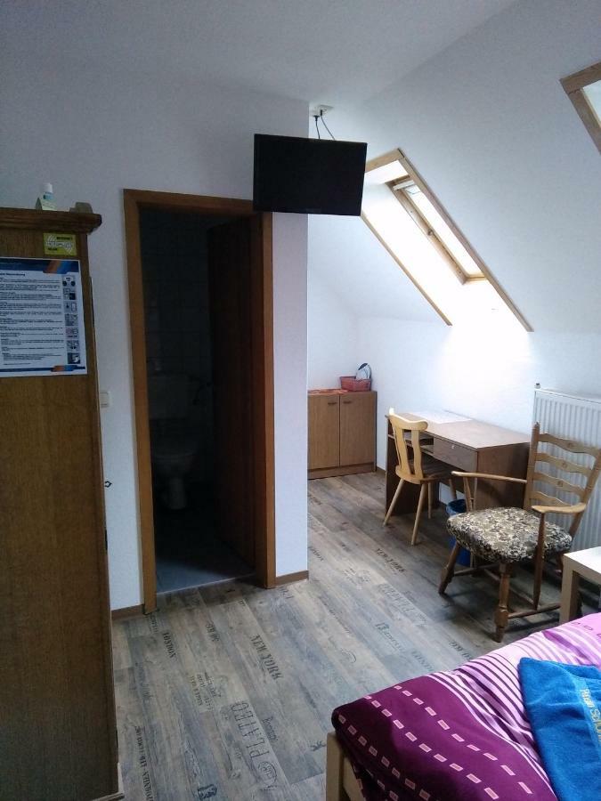 Zimmervermietung Schoenfliesser Stuben Auch Fuer Monteure Eisenhüttenstadt Zewnętrze zdjęcie
