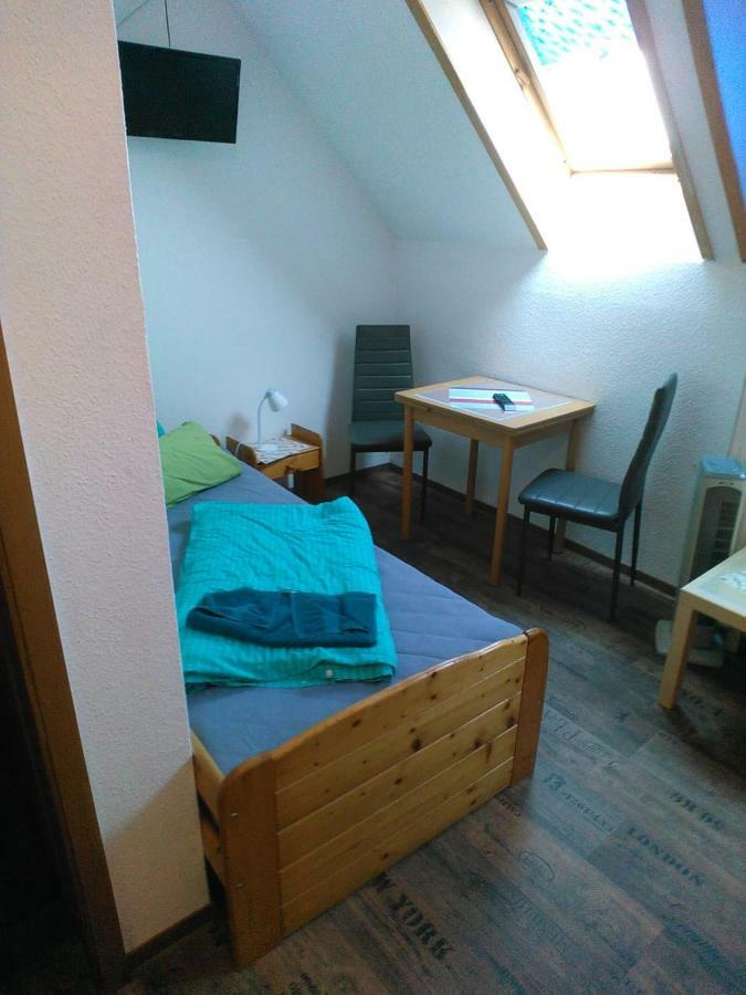 Zimmervermietung Schoenfliesser Stuben Auch Fuer Monteure Eisenhüttenstadt Zewnętrze zdjęcie